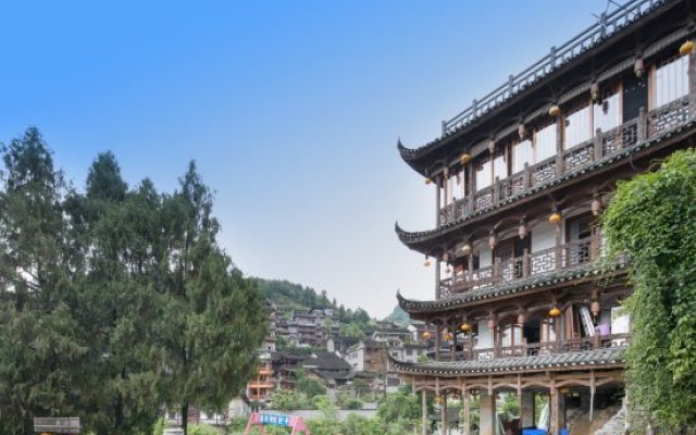 Floral Hotel Furong Town Galaxy Heights Hotel(Wangcun Waterfall Store) – Outside – Xiangxi