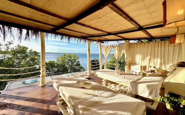 Rock and Sea Resort