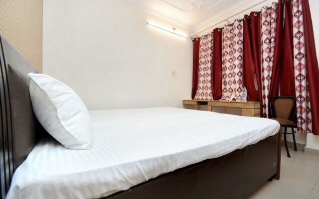 SPOT ON 36686 Hotel Om Shanti Palace