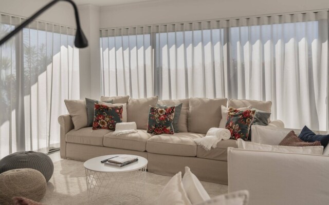 Pool, Garden and sea View - Villa Hibiscus