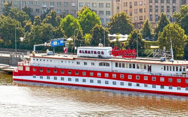 Botel Albatros