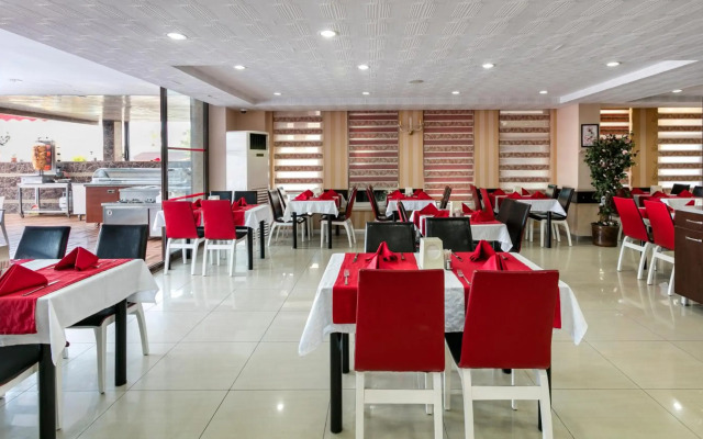 Aleria Belport Beach Hotel