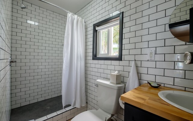 Aqua Vista Beachfront Suites