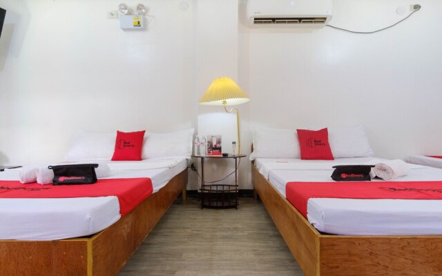 Cebuano Lodge by RedDoorz