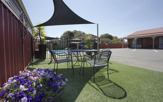 Country City Motor Inn