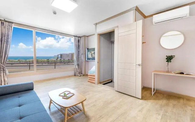 Yangyang Haettuneonchangmoon Pension