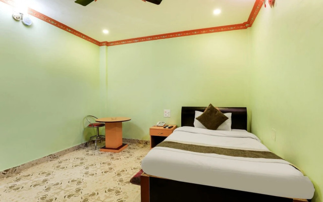 SPOT ON 545 Ghatal Hotel