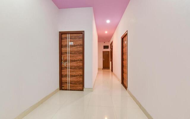 Fabexpress Shree Thakur- 700 Meter Away From Railway Station