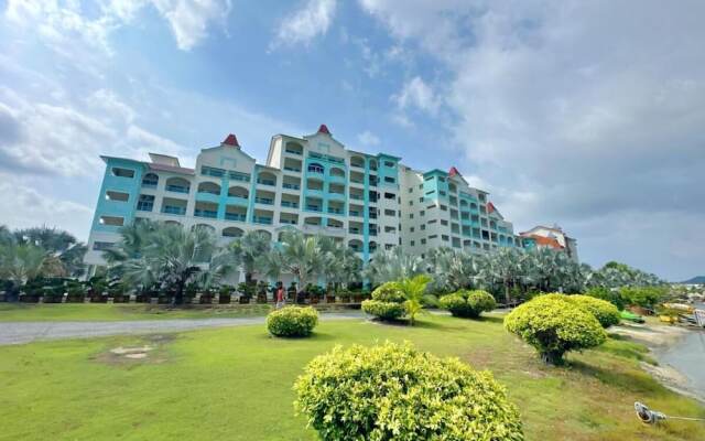 AnyLodge Waterfront Marina Island Pangkor