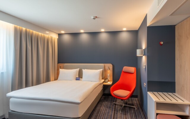 Holiday Inn Express Hamburg South A7 AS42 by IHG