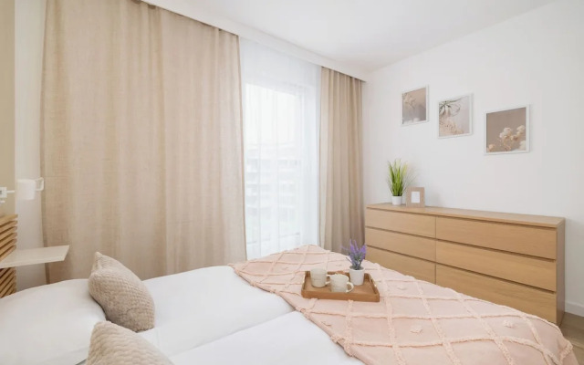 Apartament na Alei Pokoju by Renters