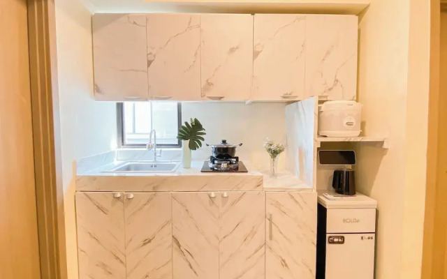 Simple And Bright 3Br At Meikarta Apartment