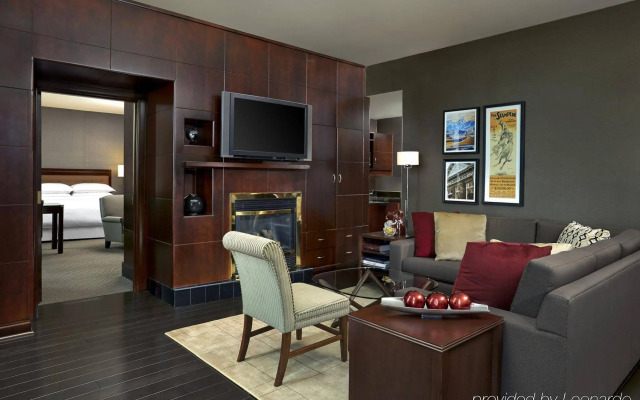 Sheraton Suites Calgary Eau Claire