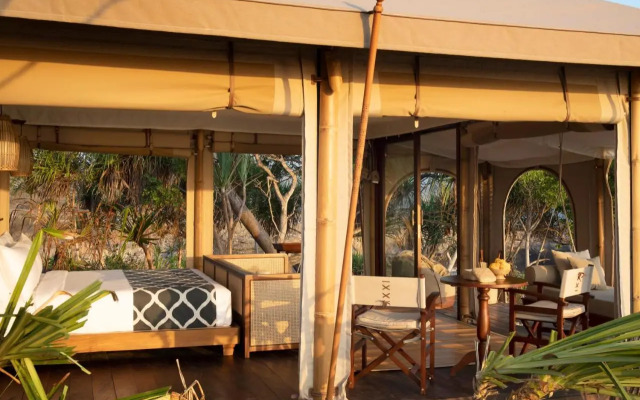 ARNA Suites and Ocean Lounge