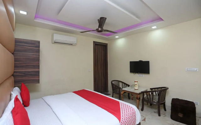 Hotel Samrat BY OYO Rooms