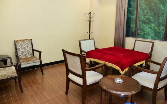 Yuelaideng Hotel