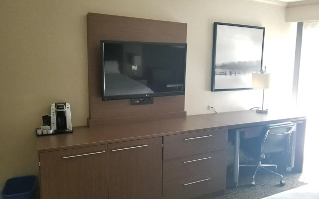 Holiday Inn Express Edmonton Downtown by IHG