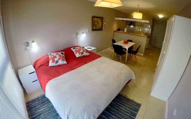 Comfortable Apartment w Great Location