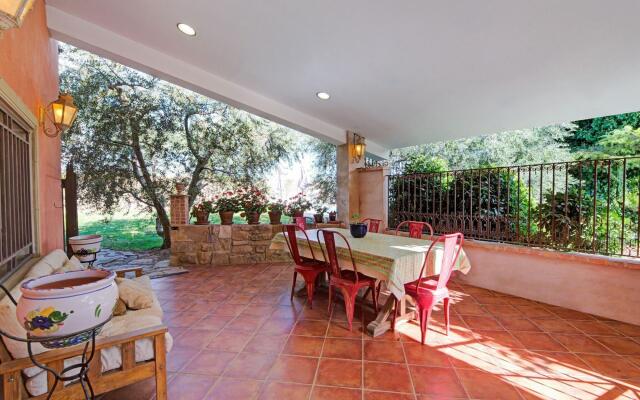 Vibrant Holiday Home in Fraga With Private Pool