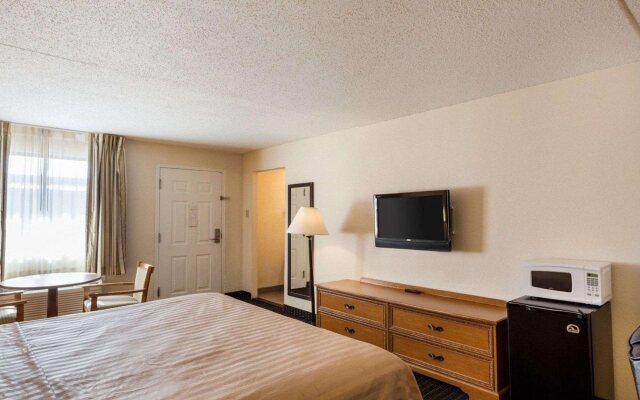 Rodeway Inn & Suites