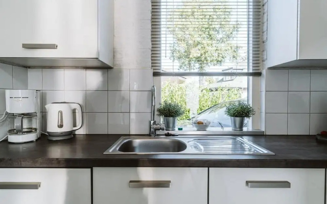 Beautiful Holiday Home in Ouddorp With Balcony