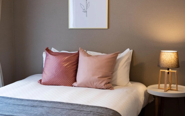Bijou Suites Pieces