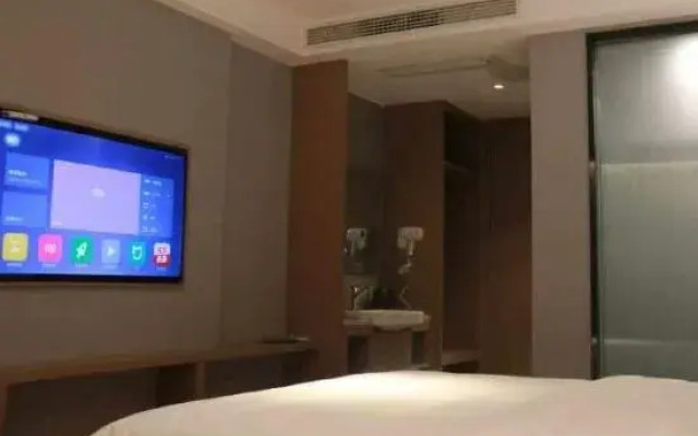 Ruifeng Hotel (Huangshi North Railway Station)