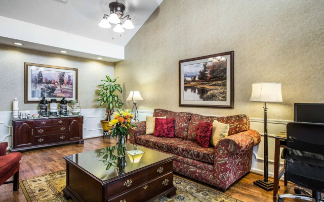 Quality Inn Bessemer I-20 exit 108