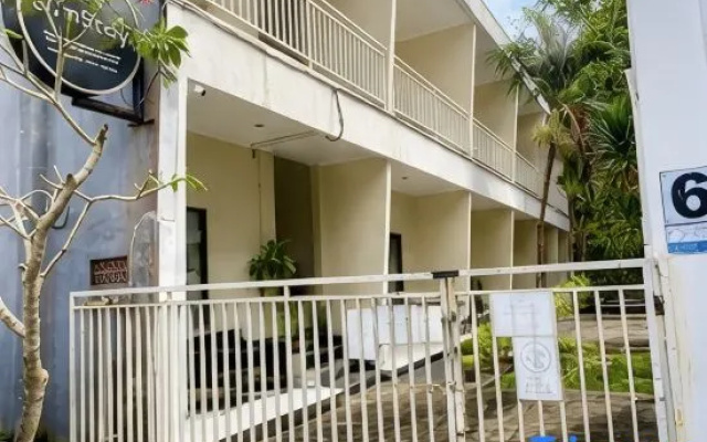 Elimstay Hostel Room – Exterior – Jimbaran