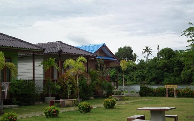 Bambooya Resort