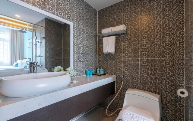 Flora Beach Hotel & Spa