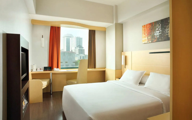 Horison Arcadia Wahid Hasyim