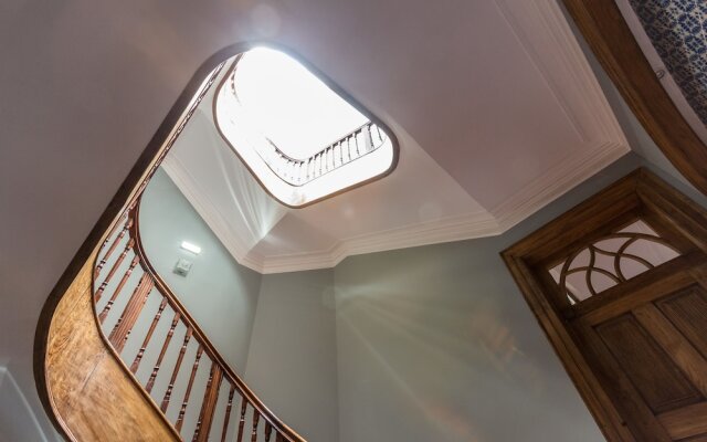 Tripas-Coração, Rosário Apartments