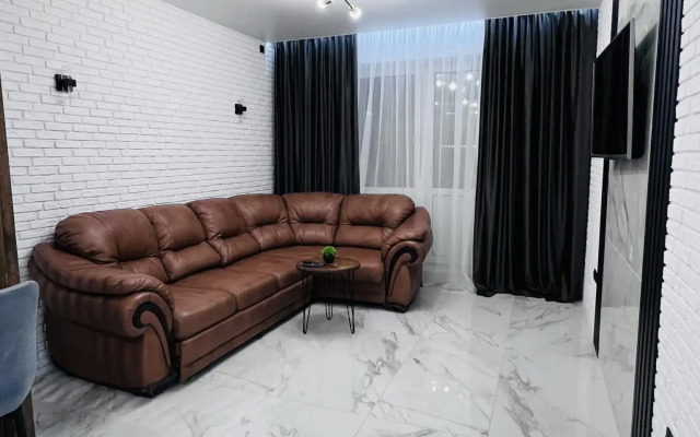 I'm at home on 178B Gorodskaya Street