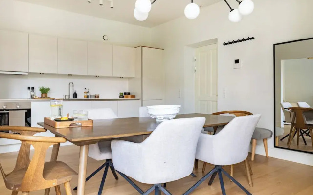 Sanders Shield - 3 Bedroom Apartment With Balcony