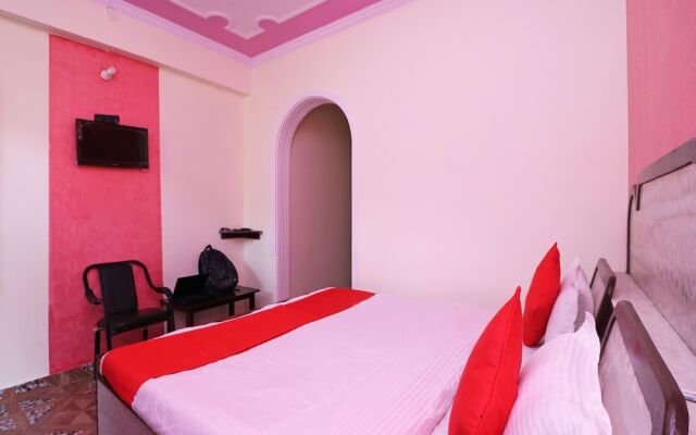 OYO 14003 Home Valley View 1BHK Kempty Fall