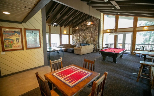 Spacious Snowbird Condo Unit Slopeside In Quiet Canyon Neighborhood