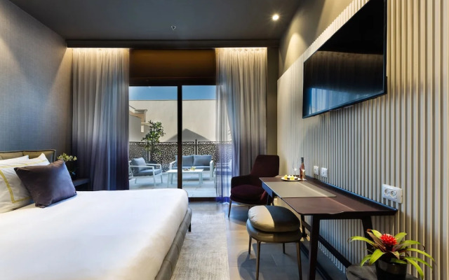 Dhotel