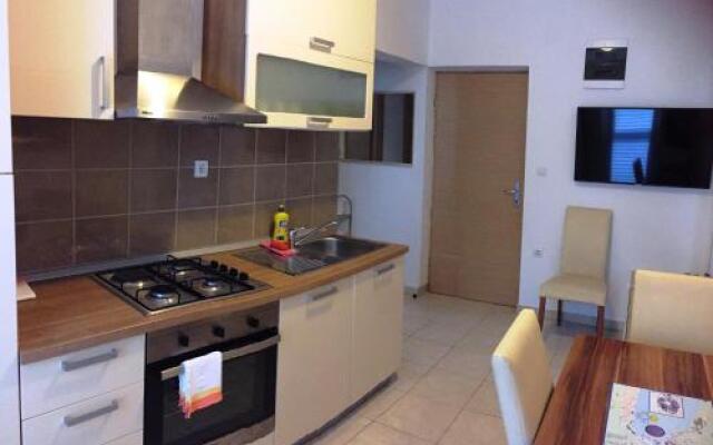Petros Apartments Pag