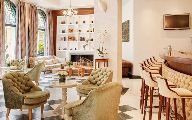 Dioni Boutique Hotel