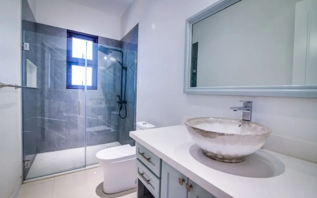 Luxury Oceanfront Villa Fully Staffed Pool Jacuzzi Movie Theatre