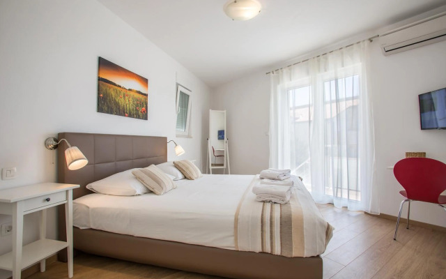 Villa Bol Brac save 15 percent on Split-villas com