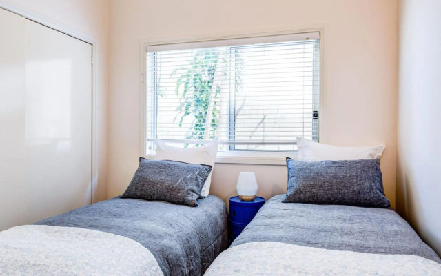 THE LOOKOUT AT GERROA Gerroa 4pm check out Sundays