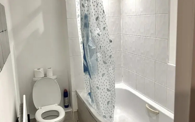 Impeccable 2-bed Apartment in London