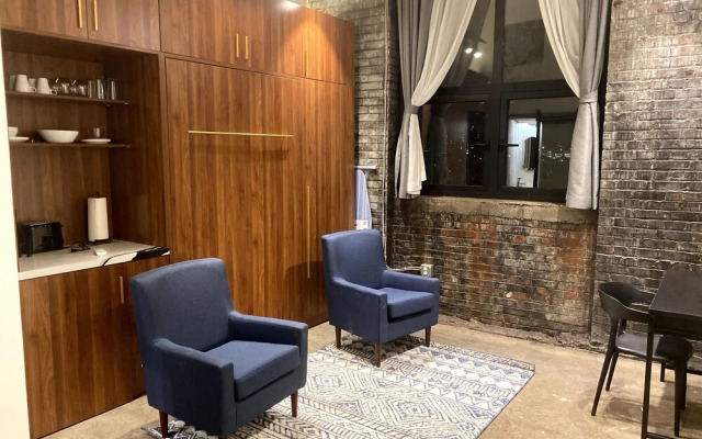 424 Gold Way - Studio Apt. 401