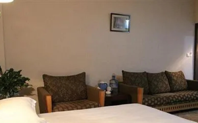 Urumqi Light Hotel