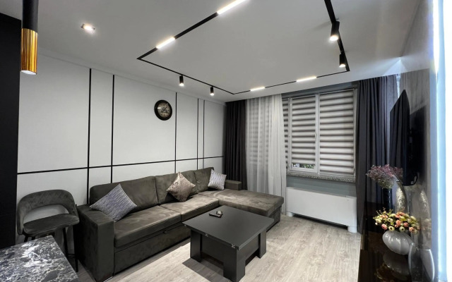 Pushkin street, 2 bedrooms Stylish, Beautiful apartment PU580
