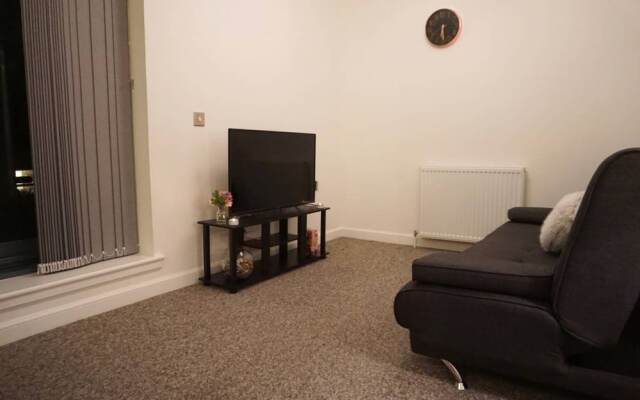 1 Bedroom Penthouse Apartment Near Murrayfield Sleeps 4