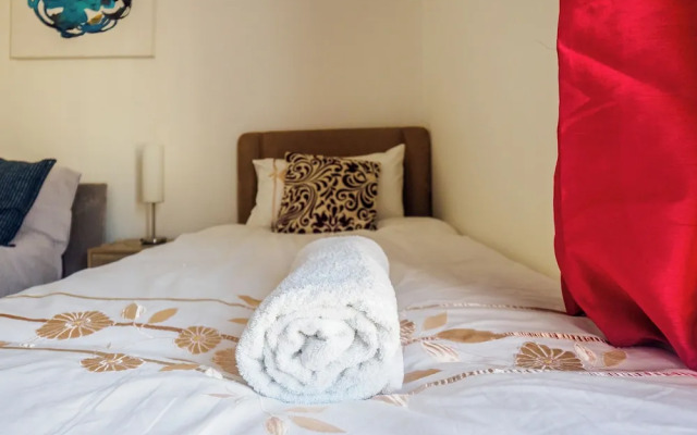 12 Cornwallis Lodge Family Room 1