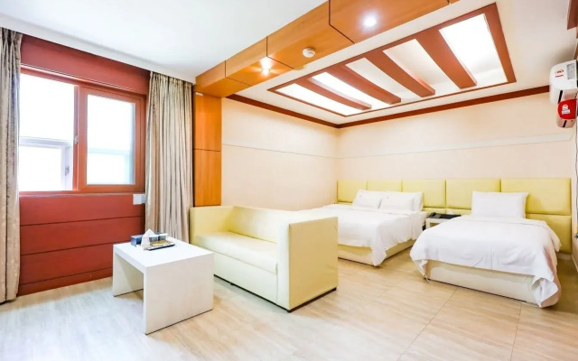 Charlot Castle Hotel